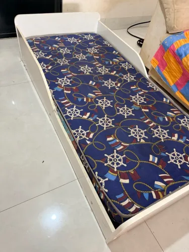 Mini cama Montessori