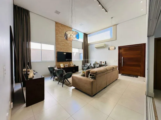 Casa no condomínio Damha I com 04 quartos, sendo dois suítes em Uberaba/MG