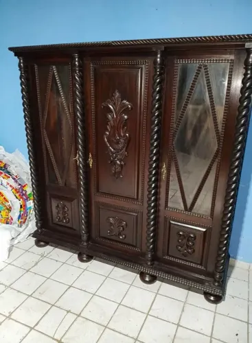 Cristaleira antiga