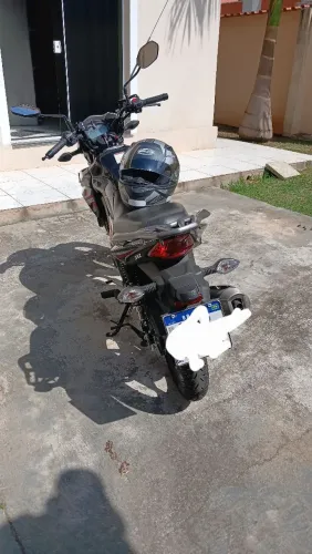 Moto quase zerado, parcela no cartão