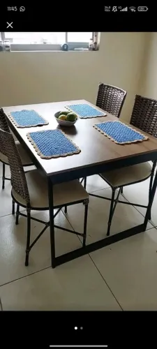 Mesa com cadeiras