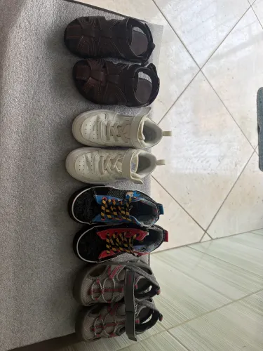 Lot desapego 4 pares de sapato 
