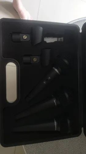 3 MICROFONES BEHRINGER
