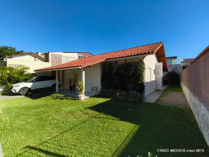 Casa à venda na Praia da Daniela Florianópolis
