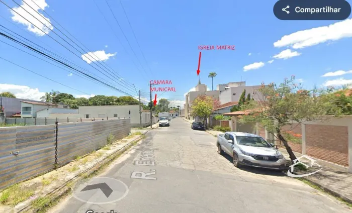 Terreno de esquina com ótima localização no Centro de Lorena-SP à venda.