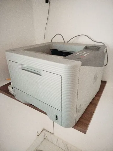 Vendo impressora laser Samsung preto e Cinza