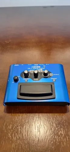 Pedal Vocal BOSS VE-1 Echo + Fonte ROLAND PSB-U1