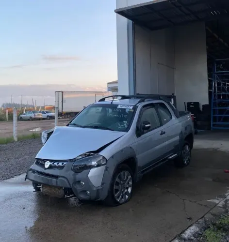 Fiat Strada Adventure CD 1.8 Ano 2015