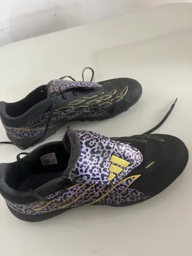 Chuteira Adidas Predator League Society Kaká