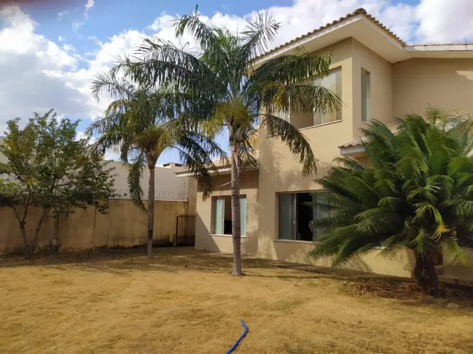 Casa Belíssima no Bairro Guarujá, Água Boa u
