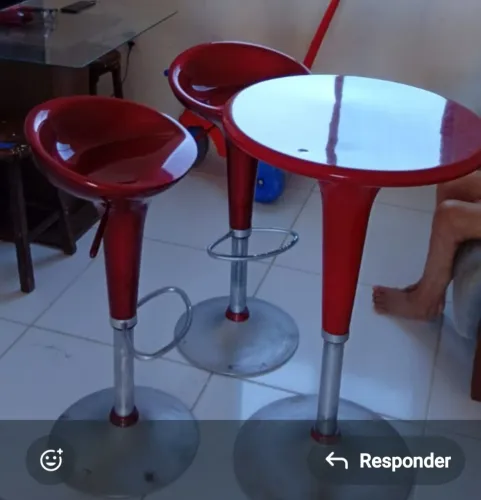 Kit mesa giratoria e 2 banquetas giratoria excelente 
