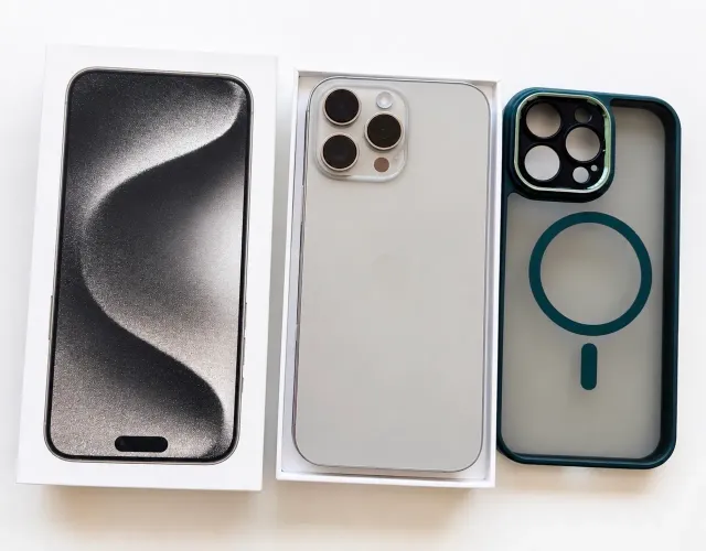 Iphone 16 Pro Max 256gb sem marcas c/ caixa e carregador