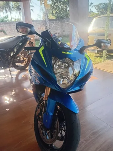 Vendo Srad 750 GP, azul personalizado, 2014/15.