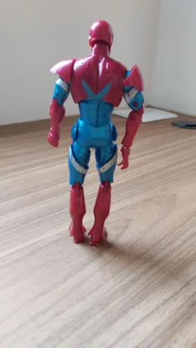 Iron Patriot (Patriota de Ferro) da linha Marvel Legends da Hasbro