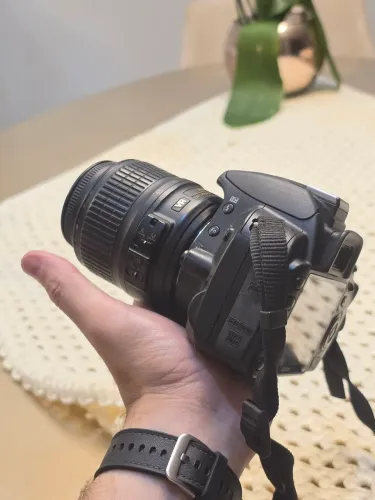 Camera Nikon D3100 - Só o corpo, poucos clicks