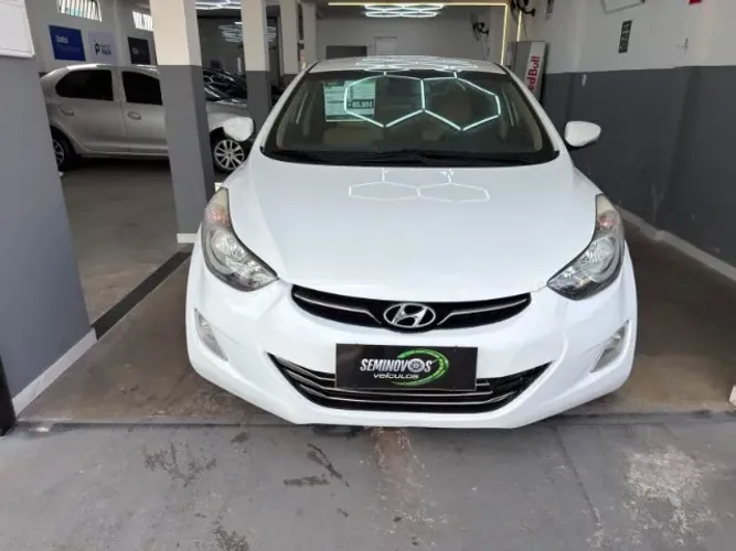 Hyundai Elantra GLS 1.8 16V Aut. 2013