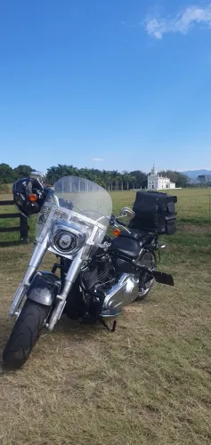 HARLEY-DAVIDSON FAT BOY 114 com acessórios