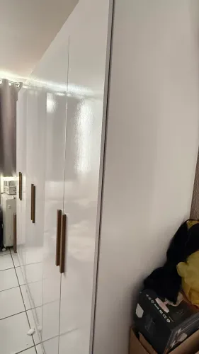 Roupeiro seminovo 6 portas (motivo mudança)