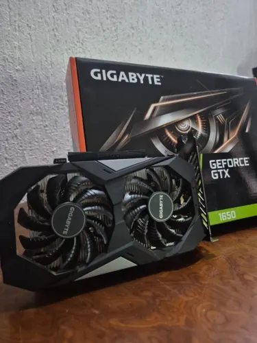 GTX 1650 4GB Gigabyte Dual Fan - Impecável, com Caixa