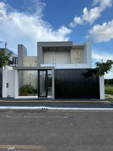 Casa toda na laje e no gesso, com Pé direito alto de 4m, com 3 quartos sendo uma suíte, sa