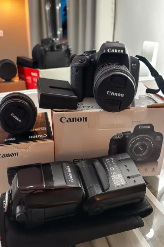 Canon T7i + Lente 50mm Canon + Lente do Kit + Flash Yongnuo