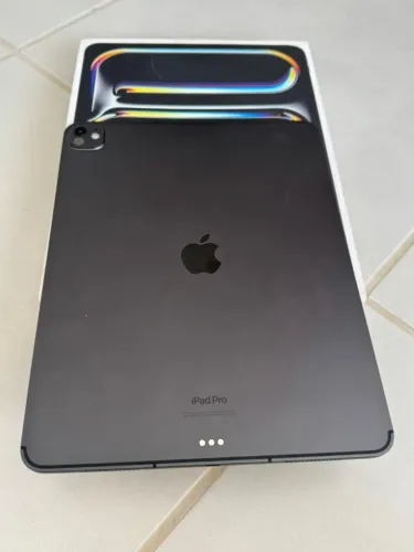 iPad Pro Apple M4 13" 256GB WiFi + Celular (Único Dono) - Importado