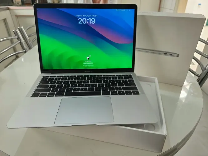 Macbook Air 2019 i5 8GB 120GB - Aceito Troca