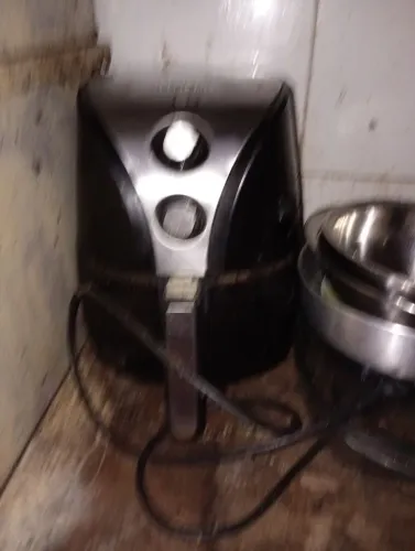 Vende-se Air Frye, com defeito, não esquenta