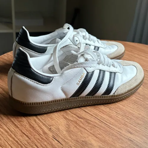Tênis adidas samba 38