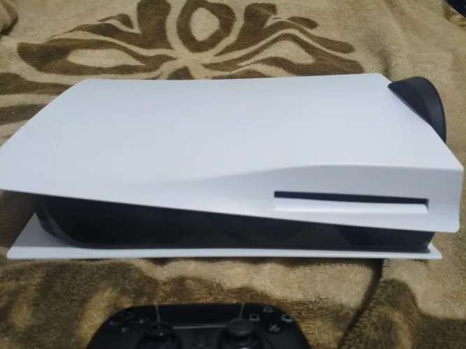 PLAYSTATION 5 COM LEITOR DE DISCO