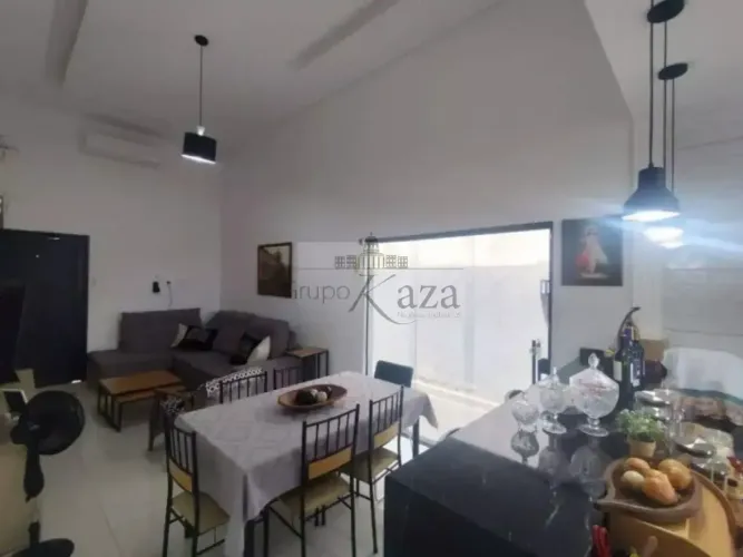 Oportunidade em Condomínio Fechado | Casa Térrea 3 Dorms | 250m² | Aceita Permuta
