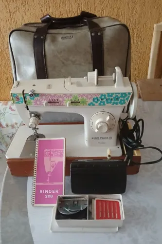 Máquina  de  costura  Singer Facilita - 268