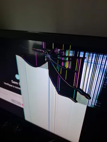 Tv LG 24" tela quebrada - desmanche