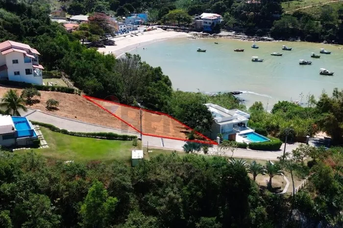Terreno à venda em Iriri com vista para o mar em condomínio fechado - Anchieta - ES