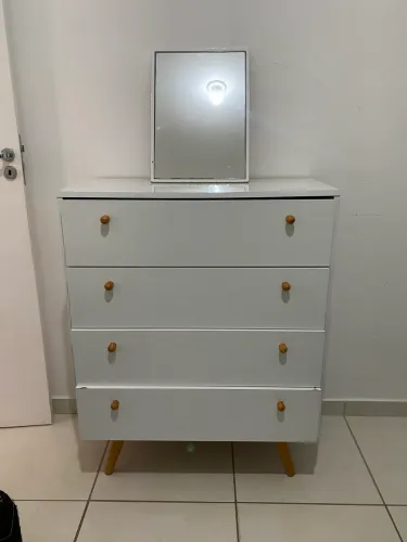 Cômoda grande 4 gavetas 