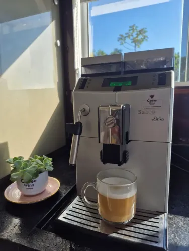 Cafeteira Saeco - Máquina de Café Expresso Saeco Lirika Plus - Código hjc74ha3h1