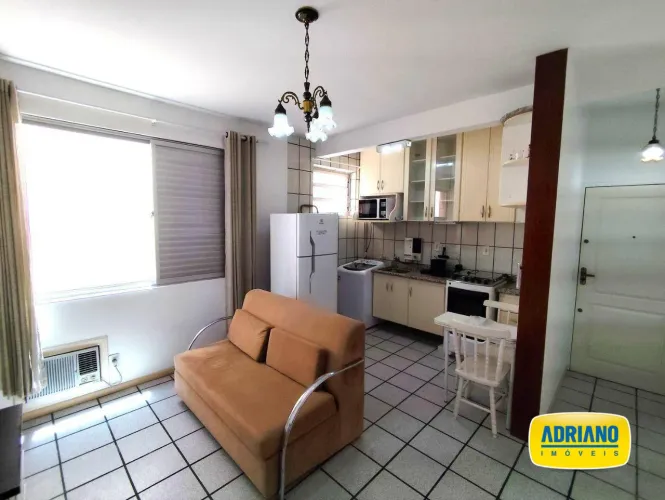 Apartamento com 1 dormitório para alugar, 38 m² por R$ 2.205,55/mês - Capoeiras - Florianó