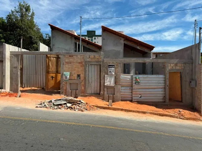 Casa 3 Dormitórios para venda em Betim - MG