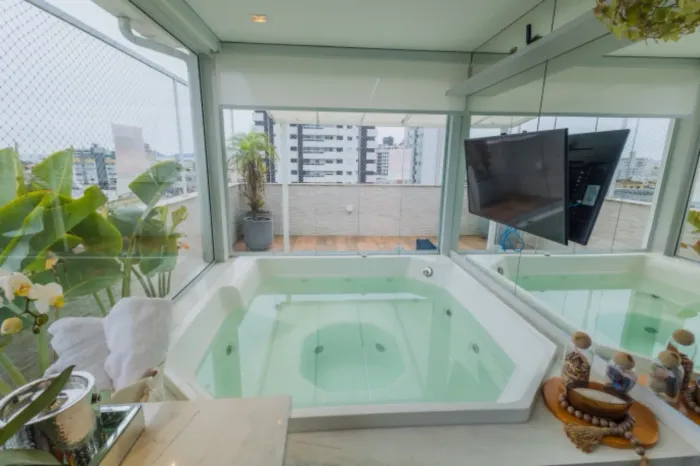 COBERTURA MOBILIADA 3 suites 3 vagas com Jacuzzi no Estreito