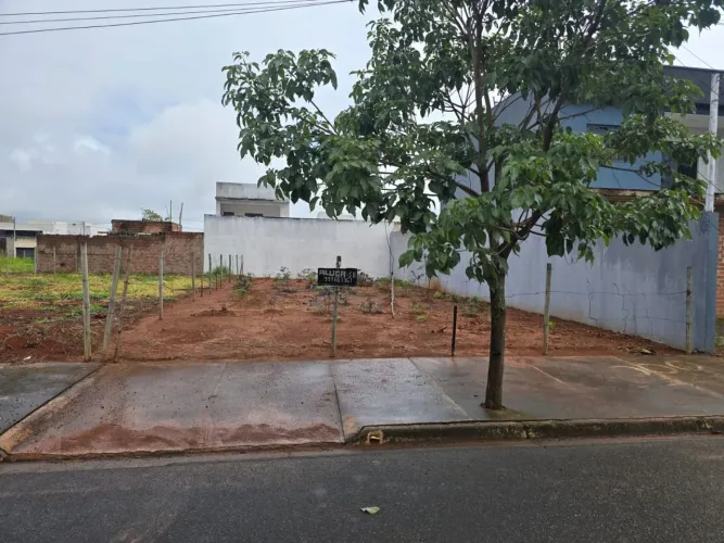 Terreno à venda no bairro Portal do Vale em Uberlândia