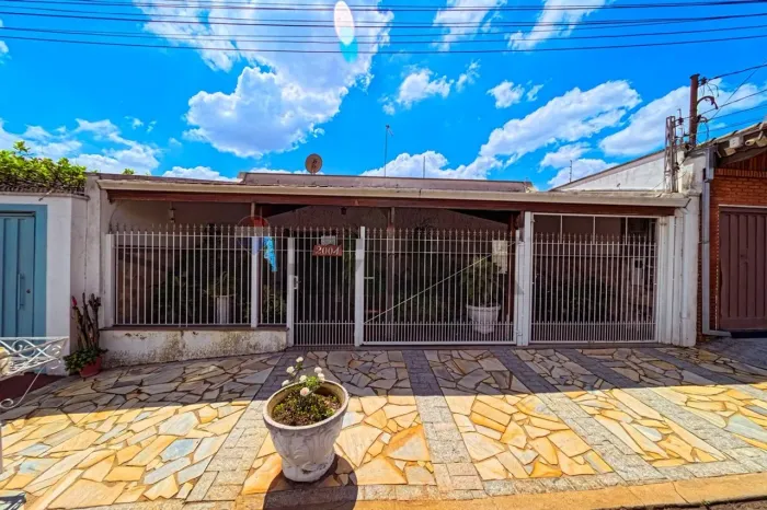 Casa à venda no Bairro do Rosário, Pirassununga, SP