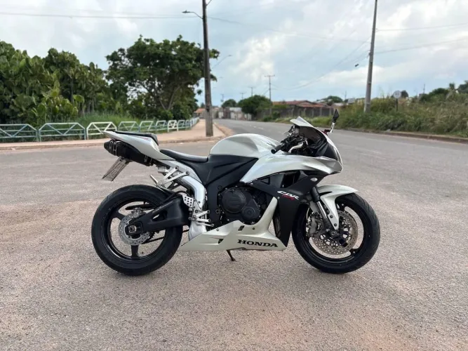 Cbr 600 RR 2007 Baixa Km