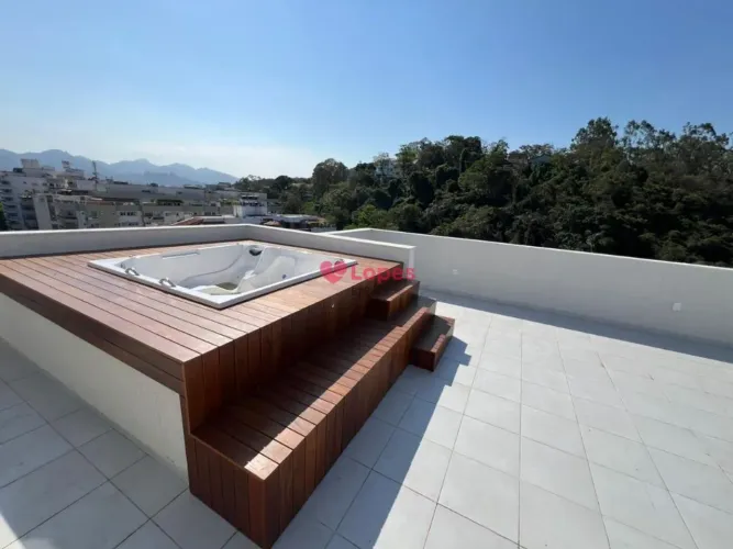 Excepcional cobertura Linear na Rua Araguaia , com 306m2 Reformadíssima linda, com piscina
