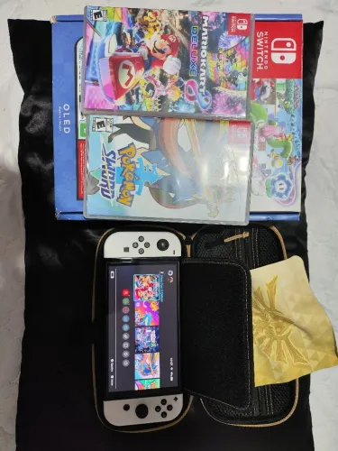 Nintendo Switch OLED + Pokémon Sword & Mário Kart