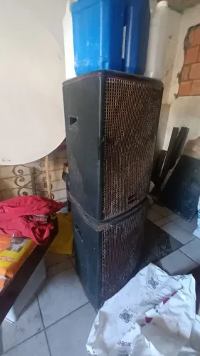 Caixa de som fêmea