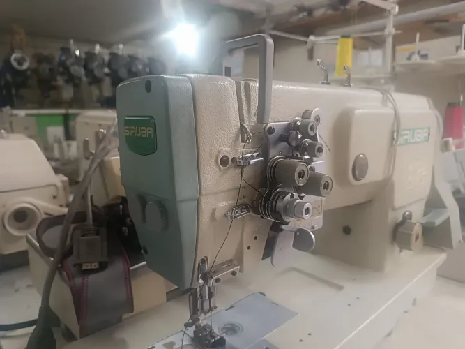 Vendo Máquina de Costura Industrial de Ponto fixo 2 Agulhas Lançadeira Pequenas .