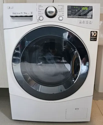 Lava e Seca LG 11Kgs Direct Drive *Conservada/Revisada*
