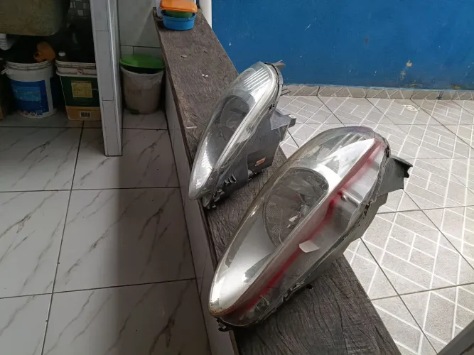 Vendo par de farol do Punto