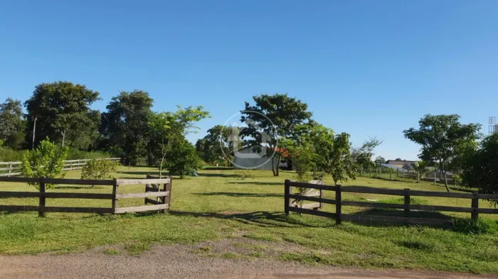 TERRENO COM CASA EM CONSTRUÇÃO