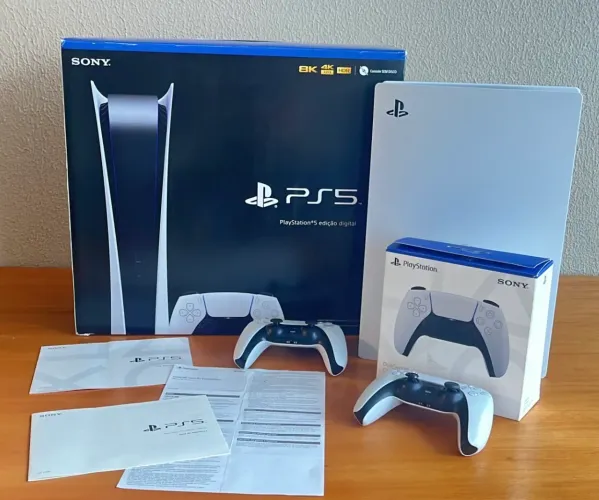 PlayStation 5 (PS5) Usado + 2 Controles DualSense + Caixas Originais